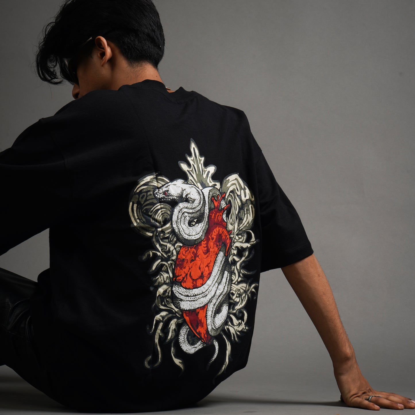 SKULLTA BLACK VIPER T-SHIRT [UNISEX]