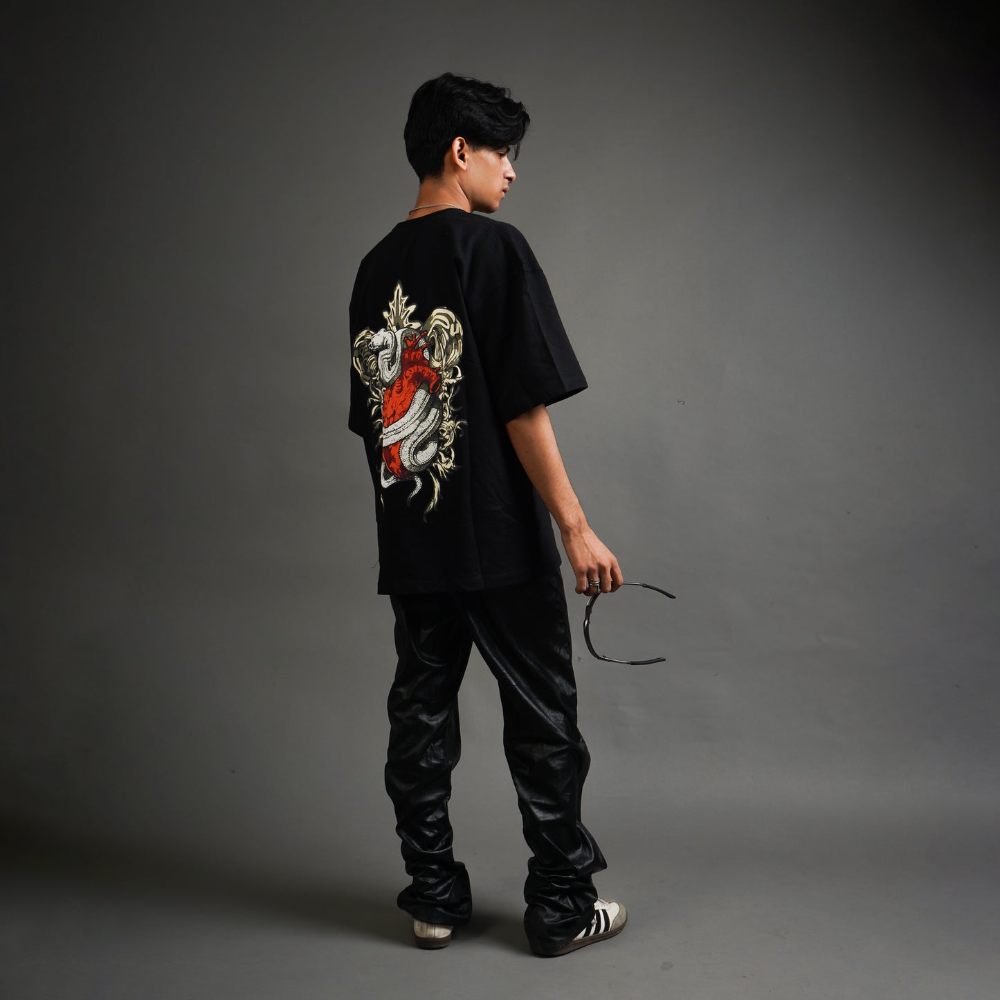 SKULLTA BLACK VIPER T-SHIRT [UNISEX]