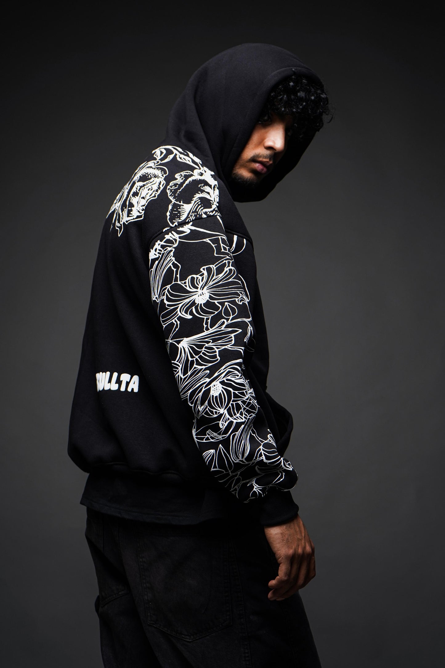 SKULLTA BLACK HOODIE [UNISEX]